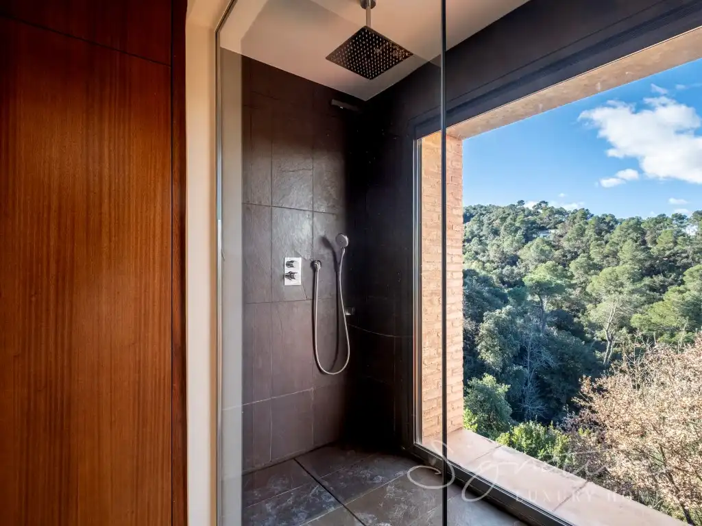 Bany de Casa o xalet en venda en Sant Cugat del Vallès amb Aire condicionat, Calefacció i Terrassa