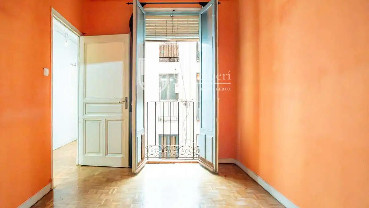 Bedroom of Flat for sale in Madrid  with Heating, Storage room and Balcony