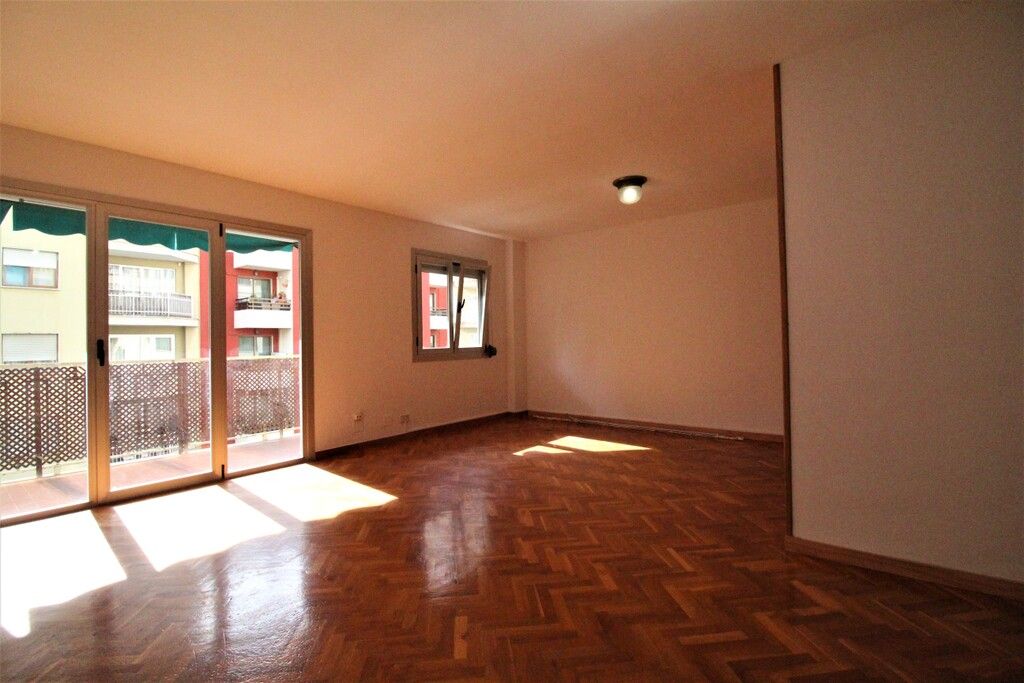 Sala d'estar de Pis de lloguer en  Palma de Mallorca amb Parquet i Terrassa