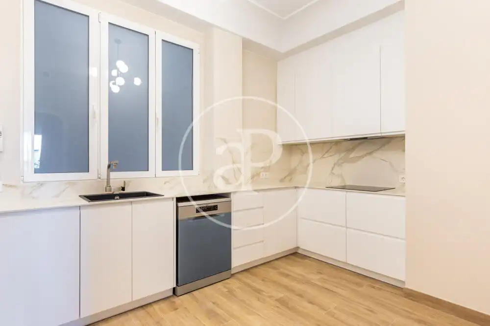 Kitchen of Flat for rent in Valencia  with Air Conditioner, Heating and Balcony