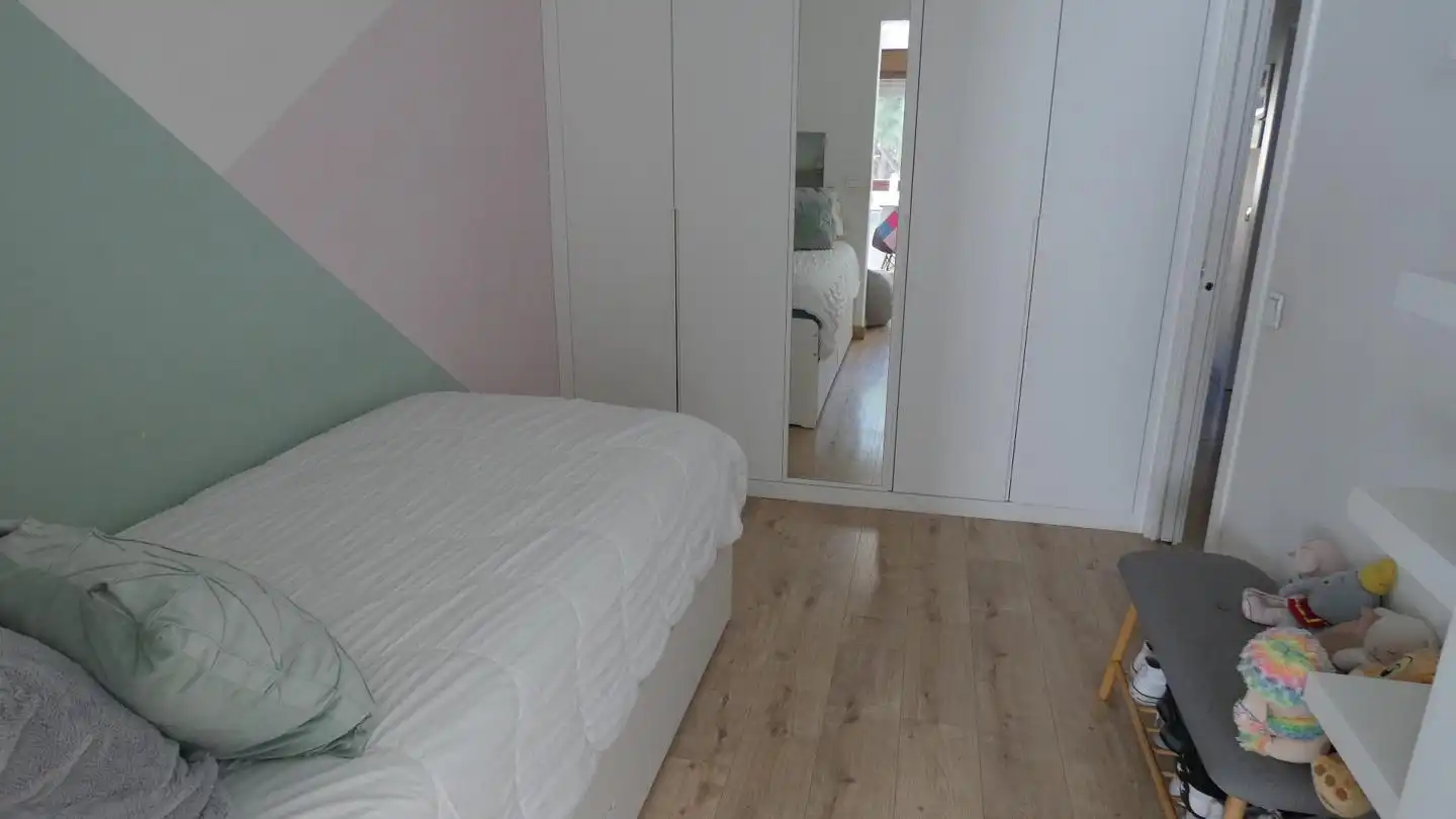 Schlafzimmer von Einfamilien-Reihenhaus zum Verkauf in Benalmádena mit Klimaanlage, Privatgarten und Gemeinschaftspool