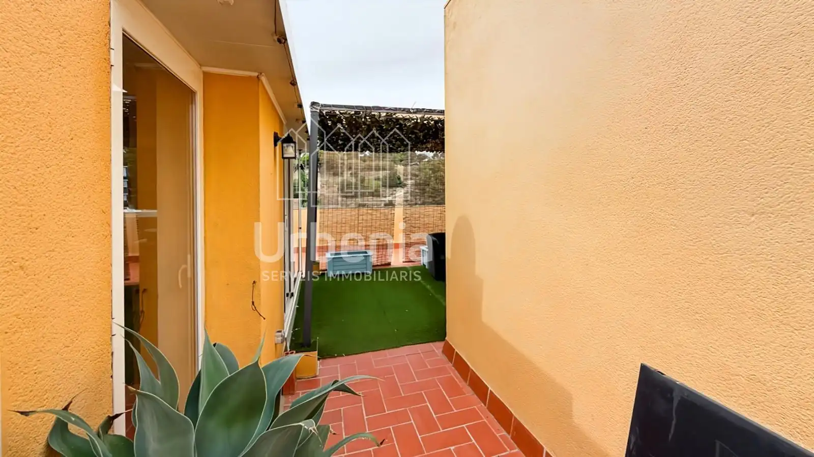 Vista exterior de Dúplex en venda en Mataró amb Aire condicionat, Calefacció i Terrassa