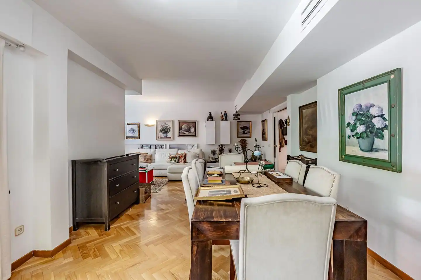 Comedor de Casa adosada en venta en Madrid con Calefacción, Jardín privado y Piscina