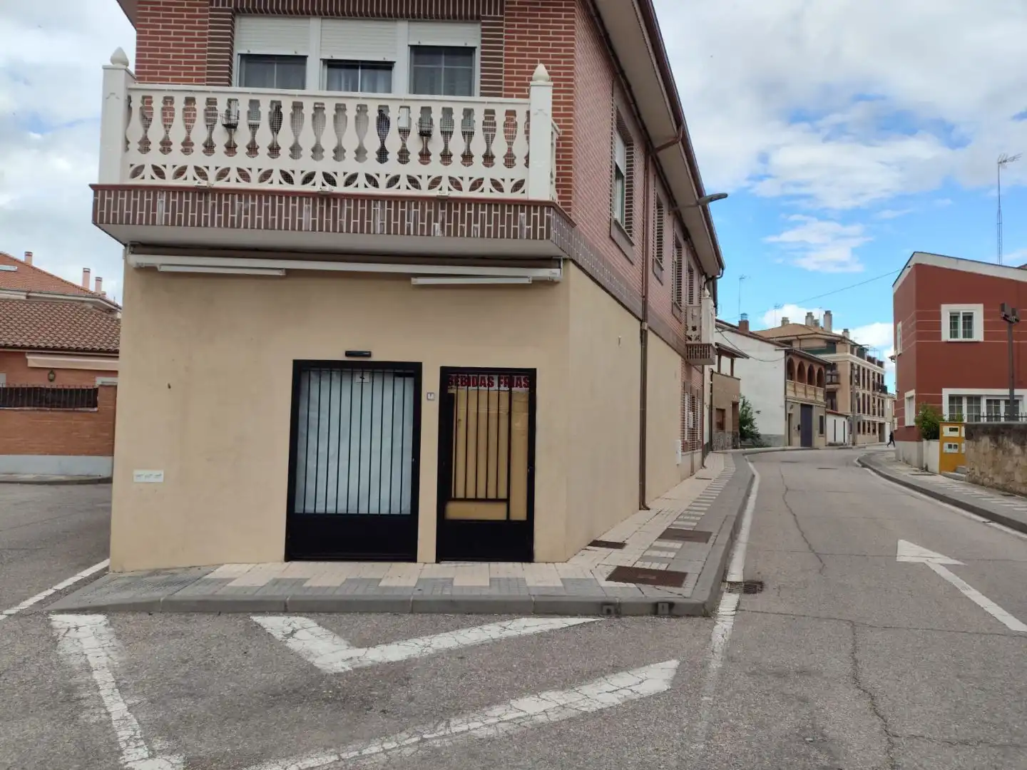 Geschaftsraum zur Miete in Castellanos de Moriscos mit Klimaanlage