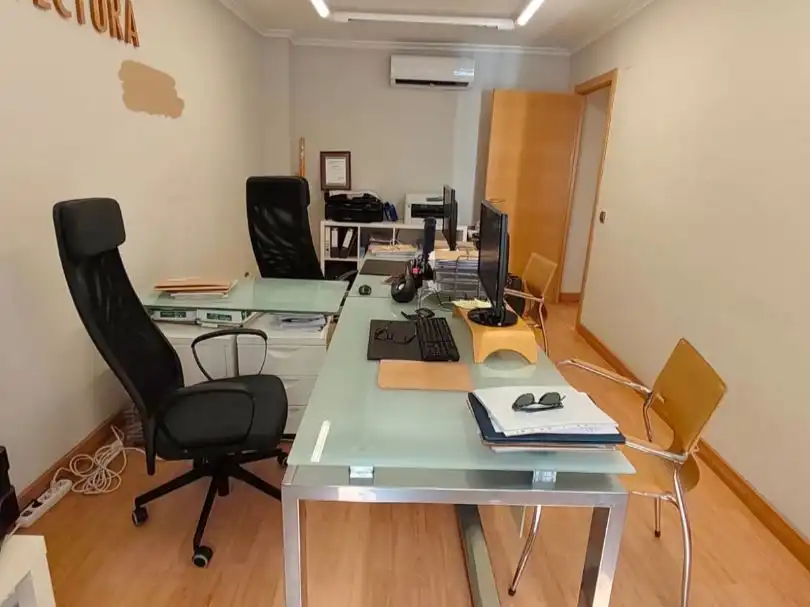 Oficina de alquiler en Marbella con Aire acondicionado