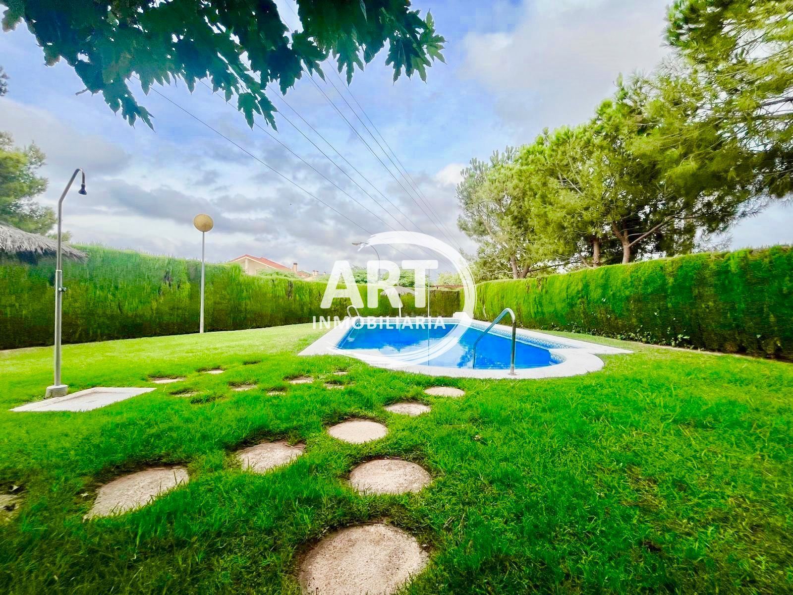 Jardí de Casa adosada en venda en Bétera amb Aire condicionat, Calefacció i Jardí privat