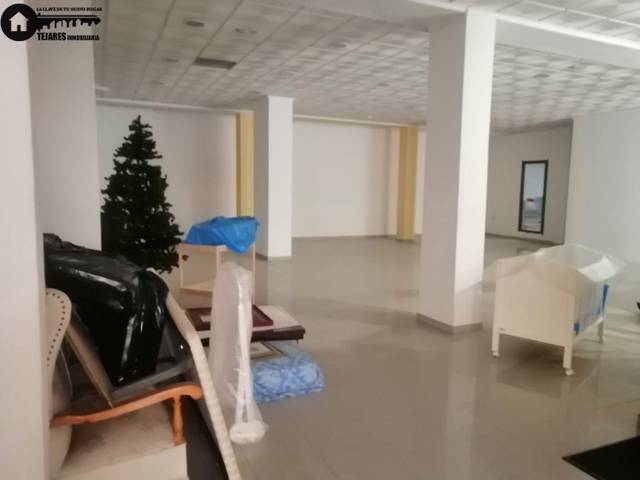 Local comercial en Alquiler en Parque Sur