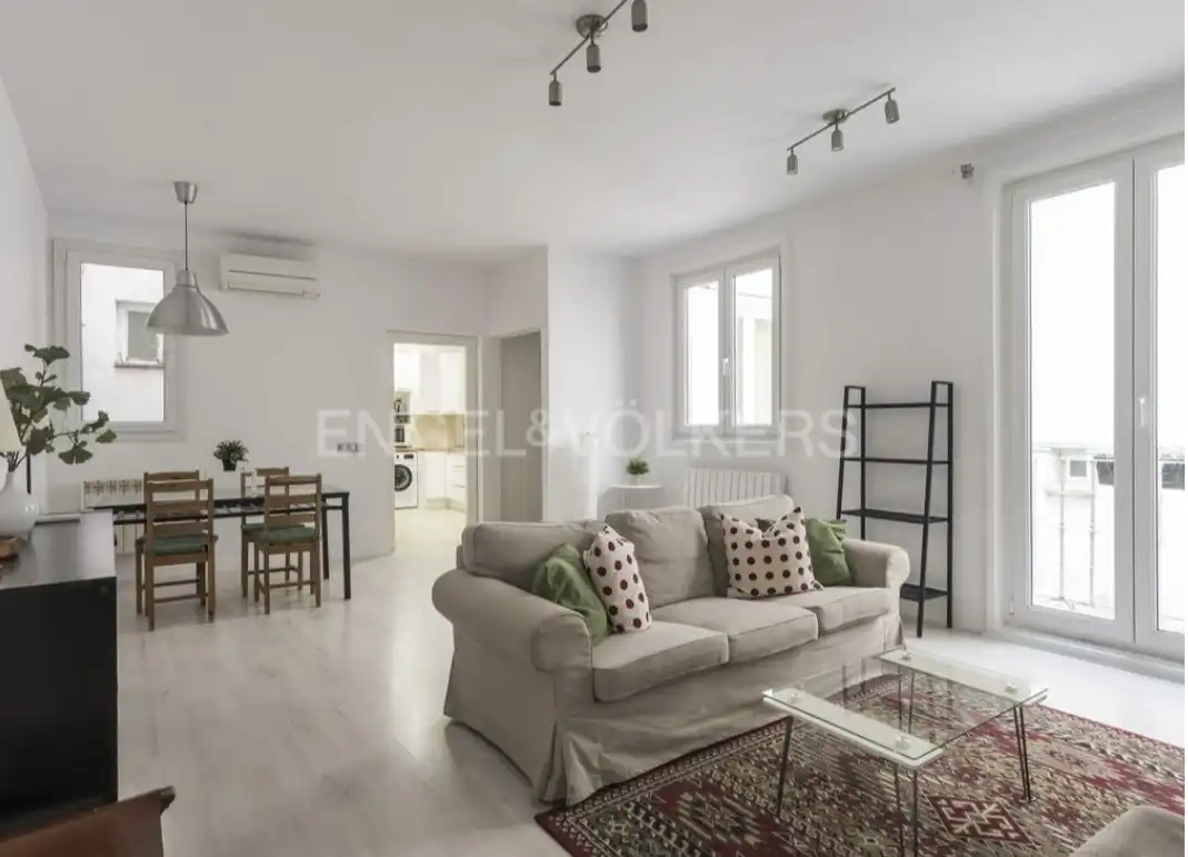 Außenansicht von Wohnung zum Verkauf in Madrid mit Klimaanlage, Heizung und Parkett