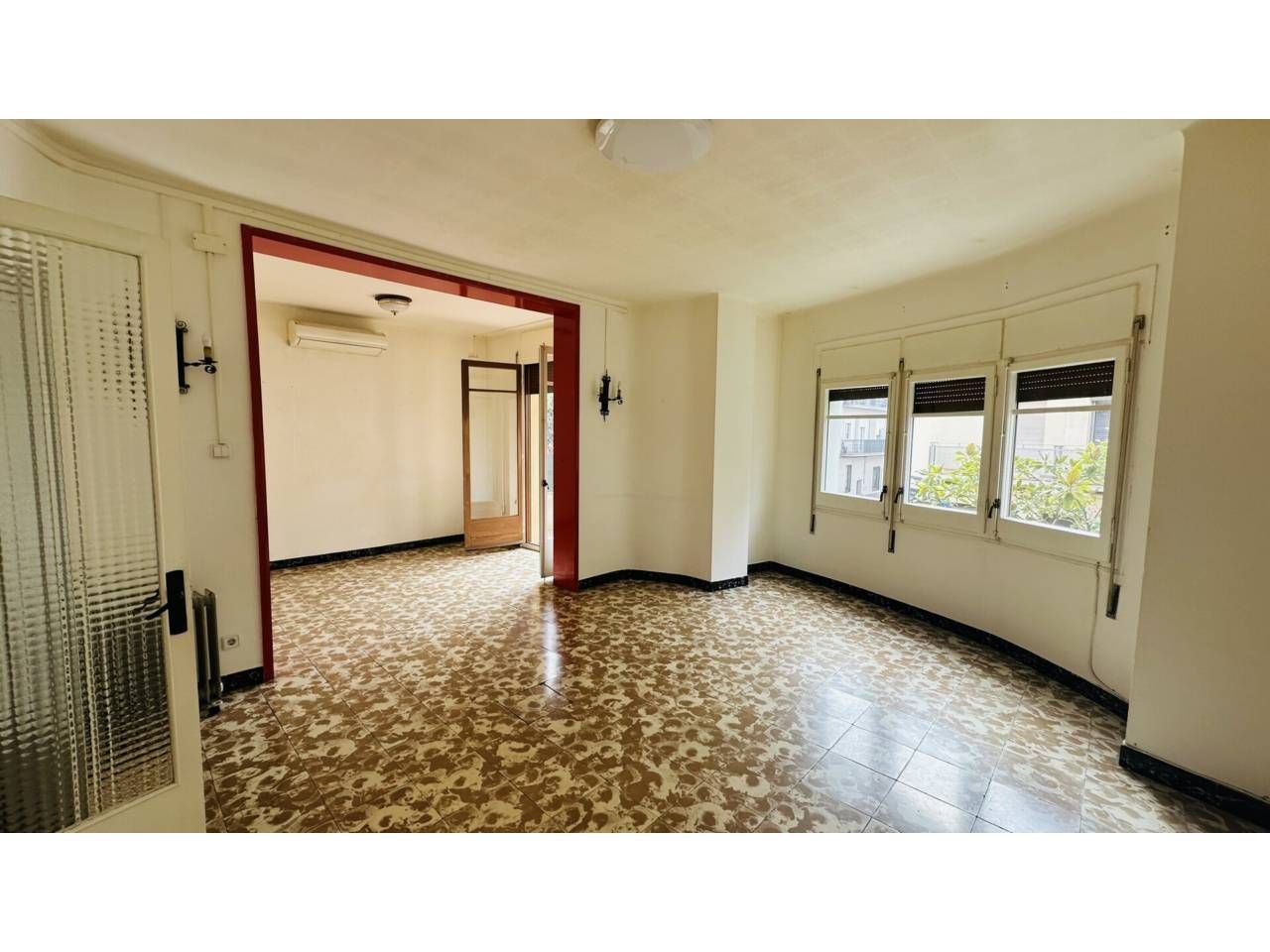Exterior view of Flat for sale in Cornellà de Llobregat  with Balcony