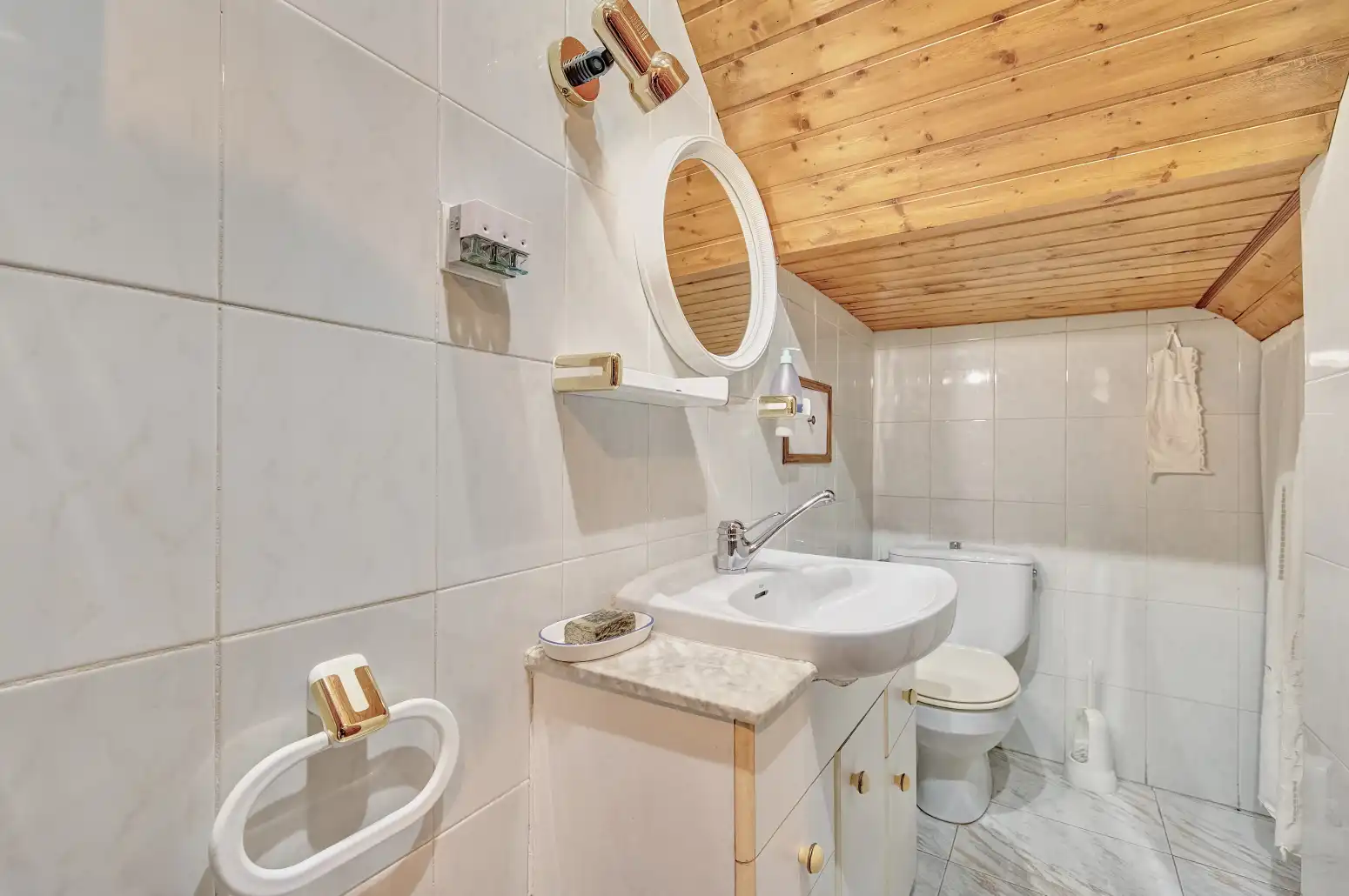 Badezimmer von Haus oder Chalet zum Verkauf in Aranguren mit Klimaanlage, Heizung und Privatgarten