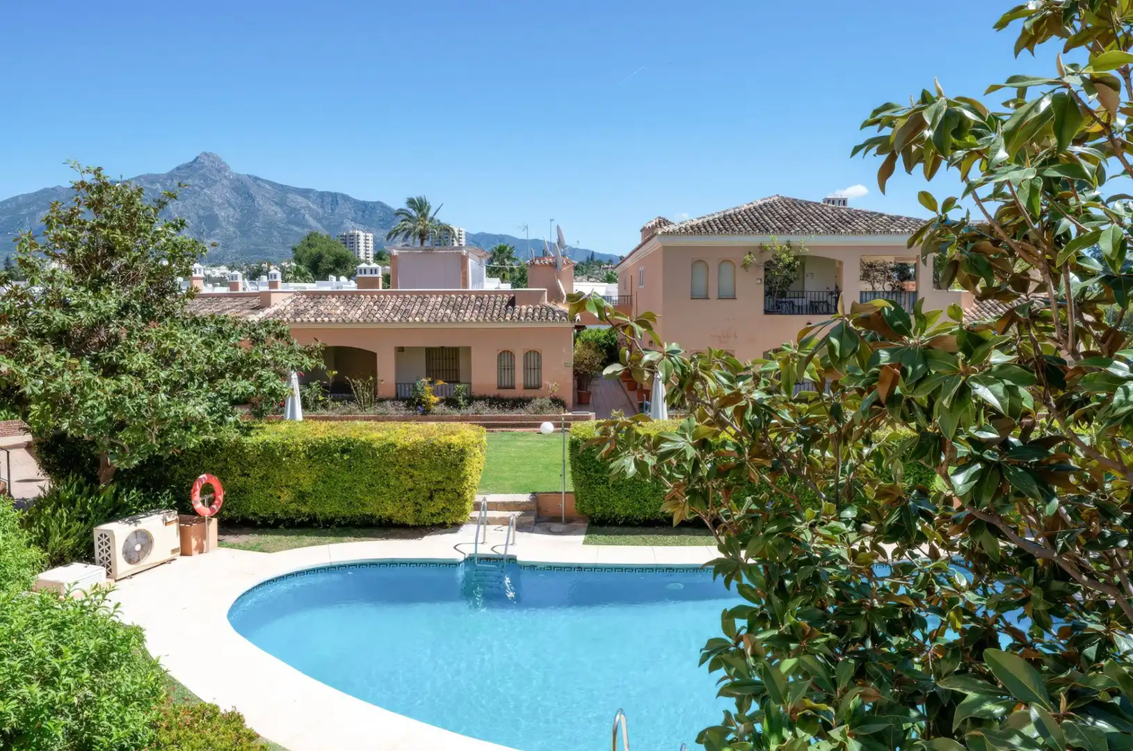 Jardí de Apartament de lloguer en Marbella amb Aire condicionat, Terrassa i Traster
