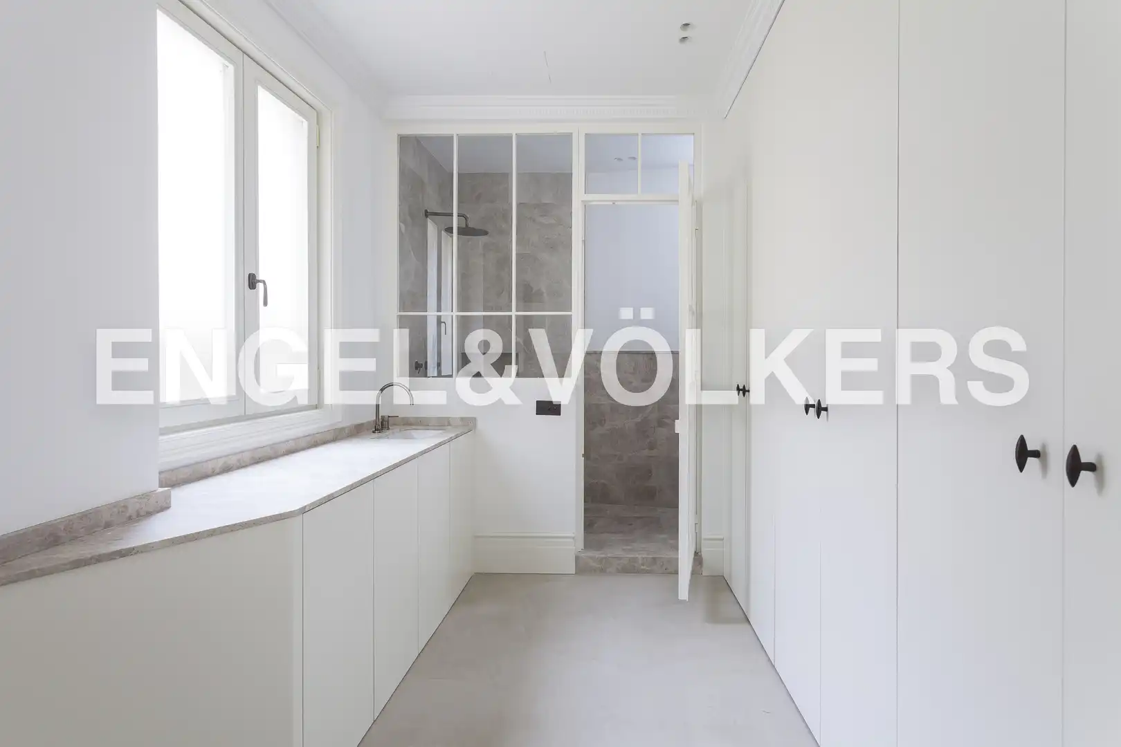 Badezimmer von Dachboden zur Miete in Madrid mit Klimaanlage, Heizung und Balkon