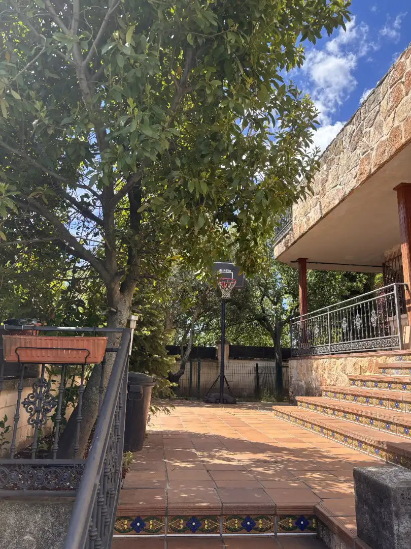 Jardí de Casa o xalet en venda en Guadarrama amb Calefacció, Jardí privat i Parquet