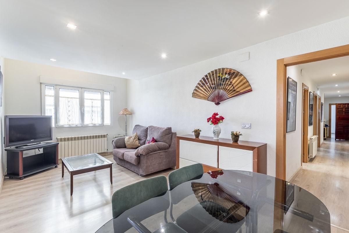 Living room of Flat for sale in  Granada Capital  with Heating