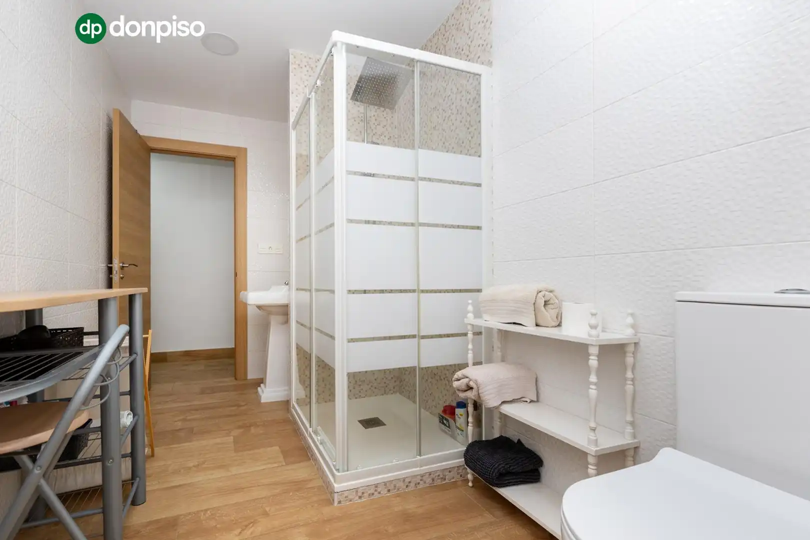 Baño de Piso en venta en Granada con Aire acondicionado, Calefacción y Terraza