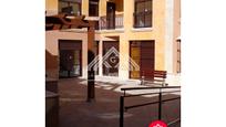 Vista exterior de Dúplex en venda en Dos Hermanas amb Aire condicionat i Jardí privat