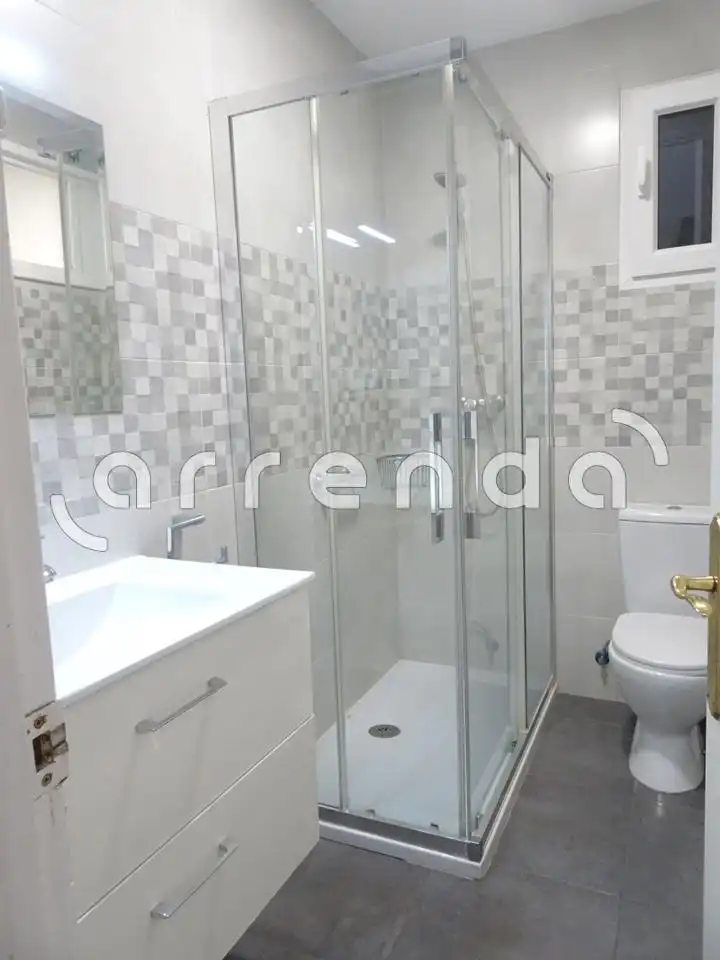 Baño de Piso de alquiler en Santander con Calefacción y Amueblado