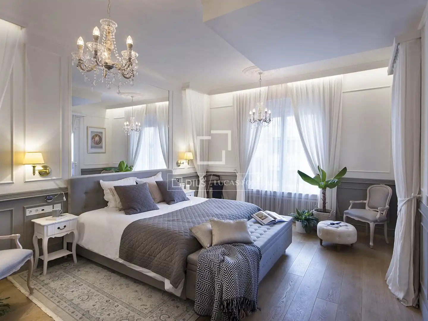 Bedroom of Attic for sale in Barcelona  with Air Conditioner, Heating and Parquet flooring