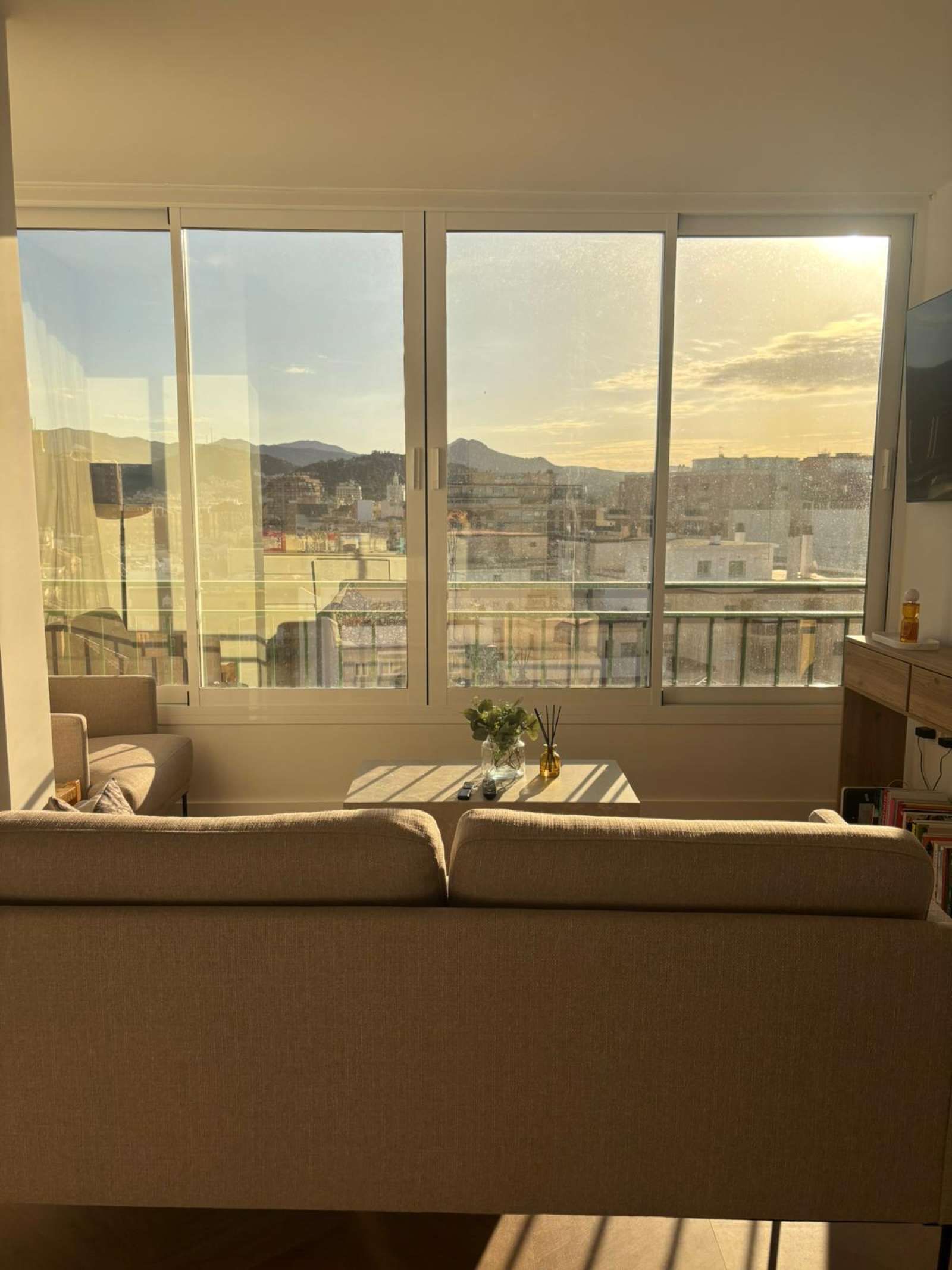 Sala d'estar de Apartament per a compartir en Málaga Capital amb Aire condicionat, Terrassa i Moblat