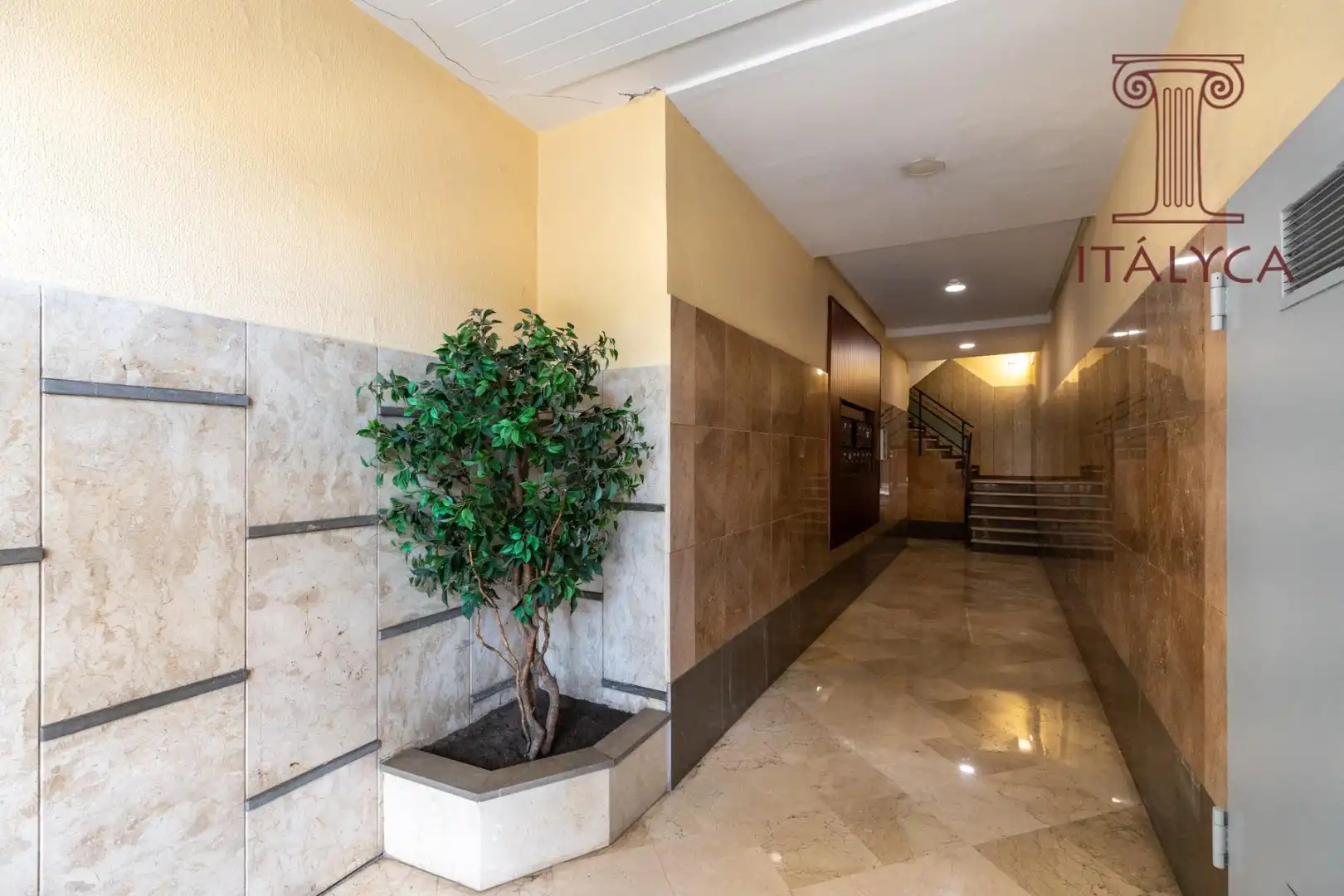 Flat for sale in Sevilla  with Air Conditioner and Terrace