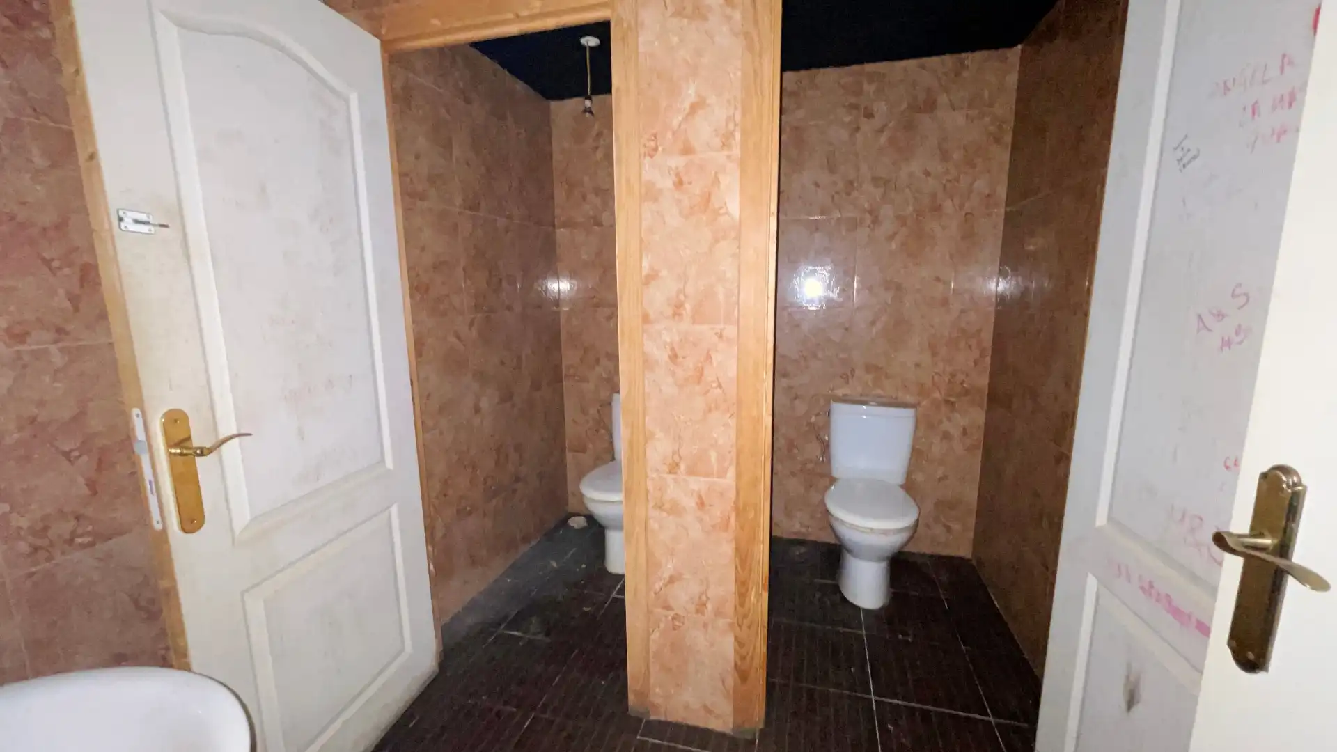 Bathroom of Commercial properties for sale in Benalmádena