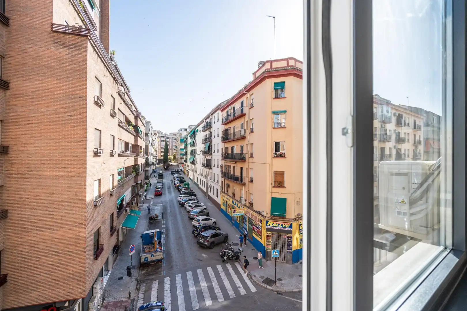 Vista exterior de Piso en venta en Granada con Aire acondicionado, Calefacción y Amueblado