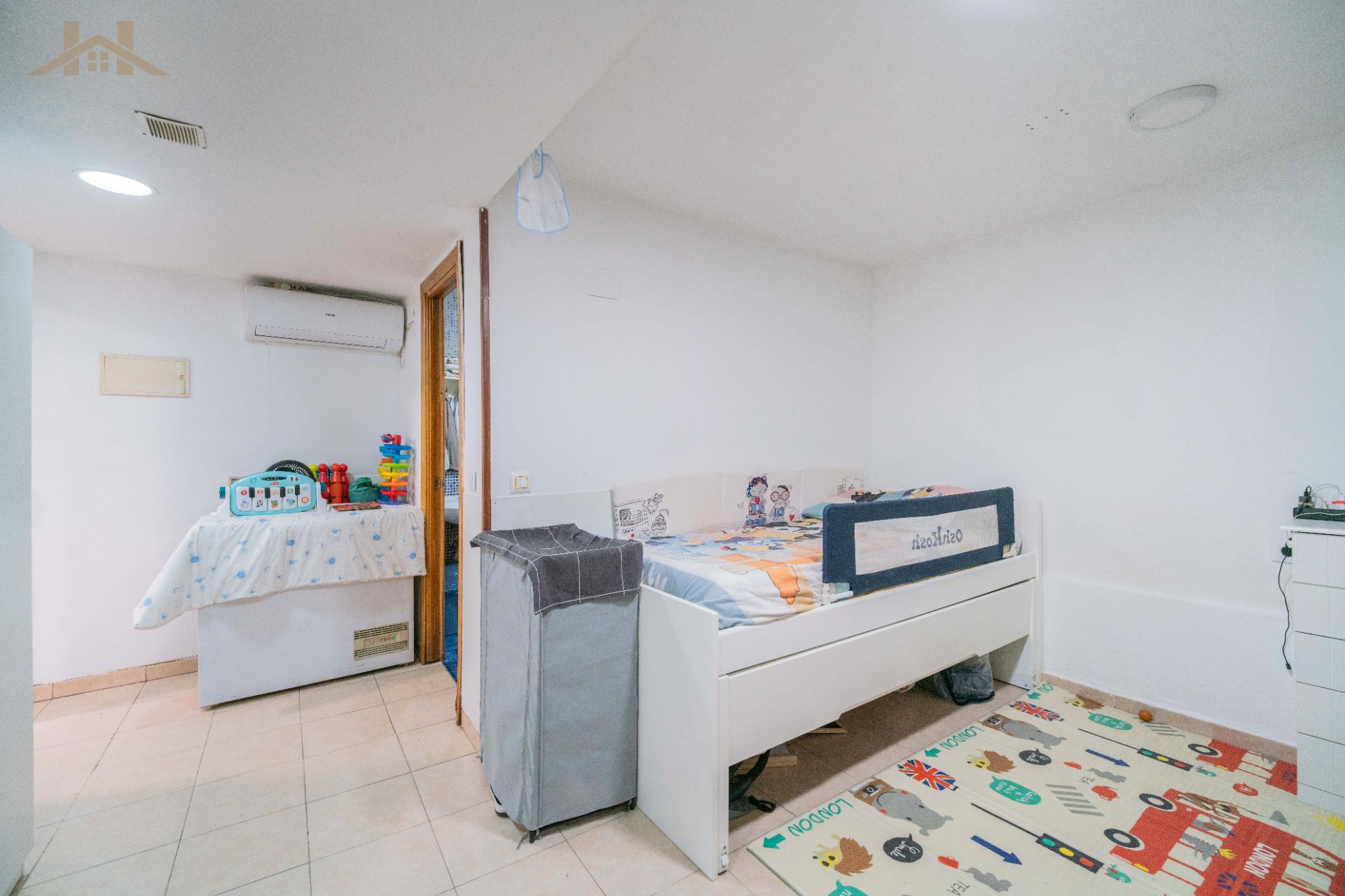 Casa adosada en venta en Pinto con Aire acondicionado, Calefacción y Amueblado