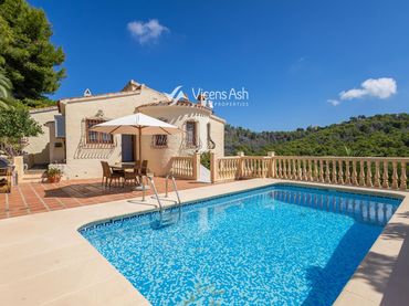 House with pool for sale in Rio Jucar