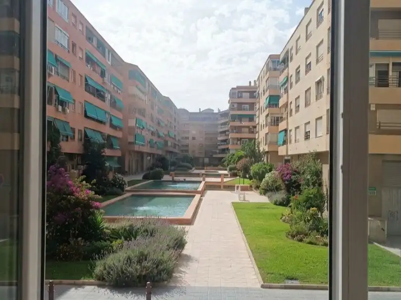 Außenansicht von Wohnung zum Verkauf in  Granada Capital mit Klimaanlage und Balkon