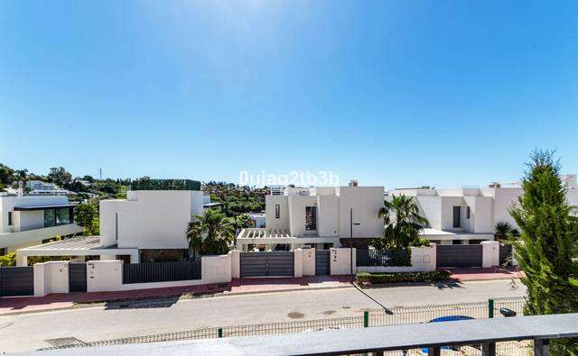 Casa adosada en Alquiler en Paraiso - Barronal