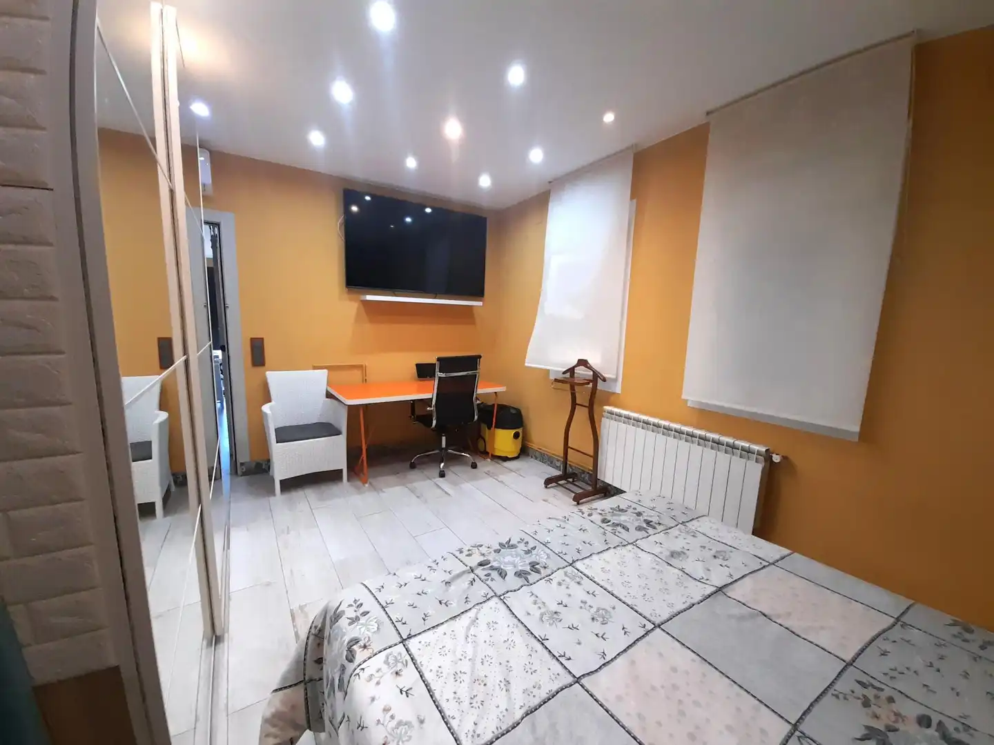 Ático en venta en El Prat de Llobregat con Calefacción y Horno
