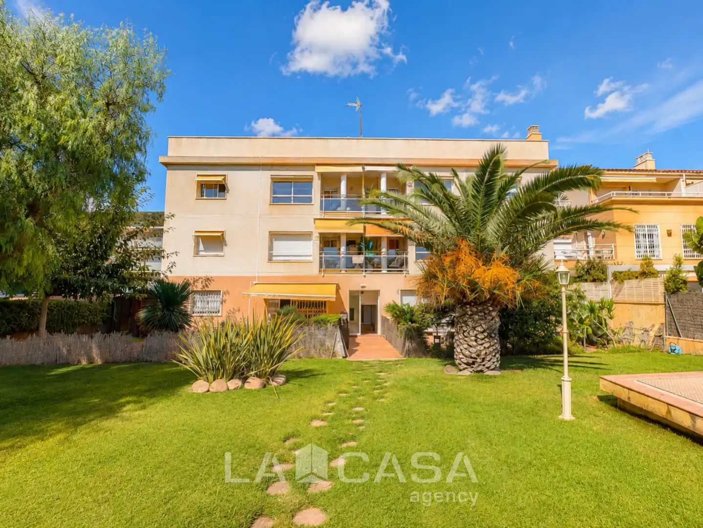 Vista exterior de Àtic en venda en Sitges amb Terrassa, Traster i Balcó