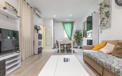 Living room of Flat for sale in  Madrid Capital