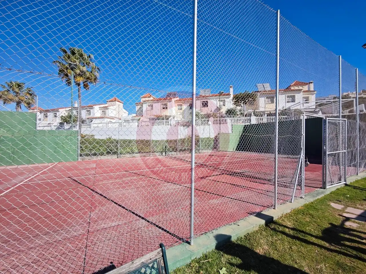 Vista exterior de Casa adosada en venda en Vélez-Málaga amb Aire condicionat, Terrassa i Moblat