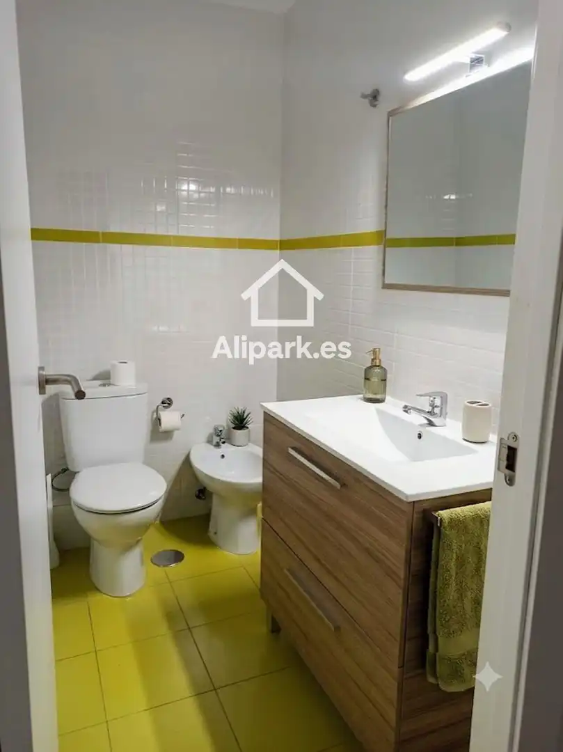 Badezimmer von Wohnung zum Verkauf in Alicante / Alacant mit Terrasse und Möbliert