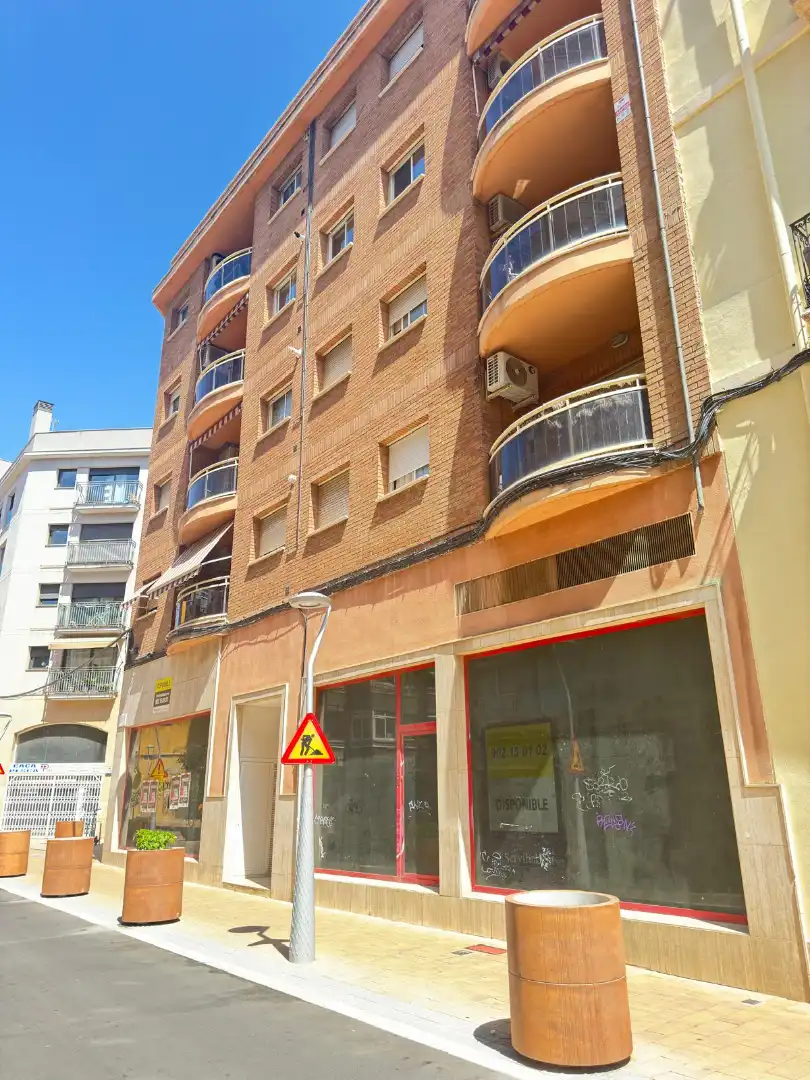 Vista exterior de Local en venta en Tarragona con Aire acondicionado, Calefacción y Amueblado