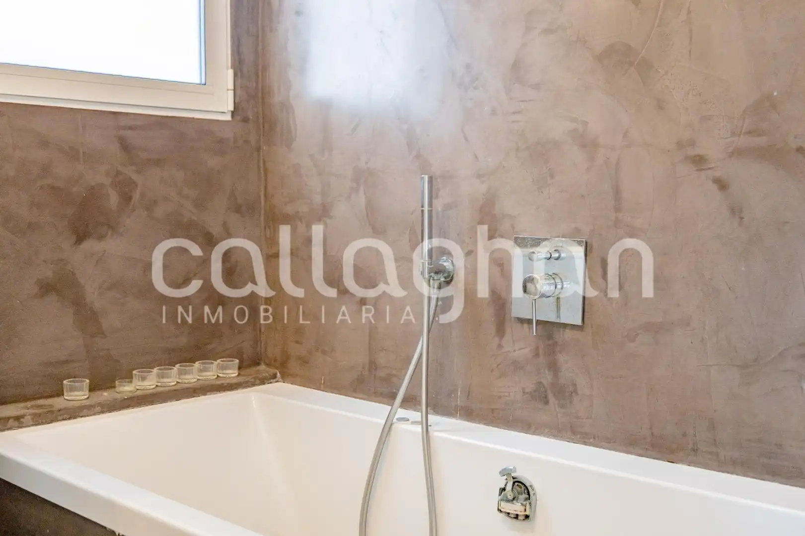 Baño de Ático en venta en Valencia con Calefacción, Terraza y Trastero