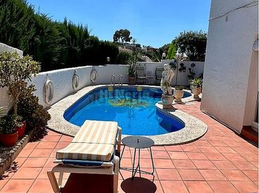 Xalet amb piscina en venda a Centro