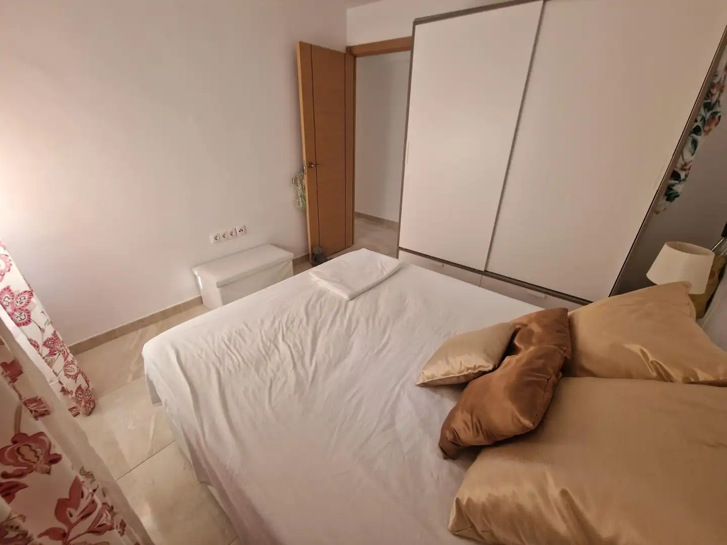 Schlafzimmer von Dachboden zum Verkauf in Águilas mit Klimaanlage und Möbliert