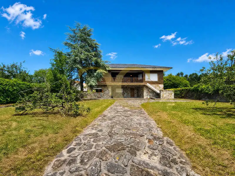 Vista exterior de Casa o xalet en venda en Cudillero amb Calefacció, Jardí privat i Moblat