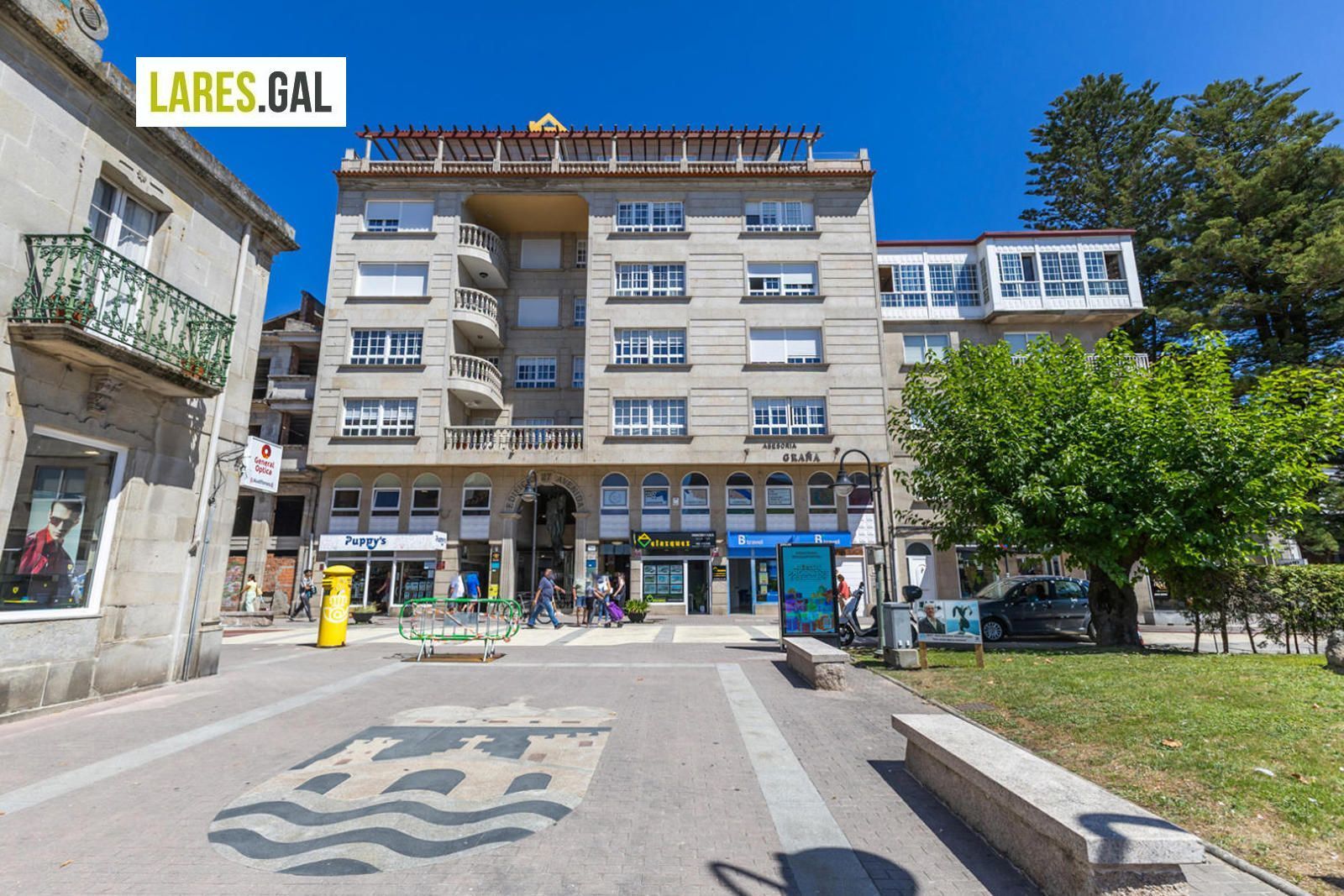 Exterior view of Flat for sale in Cangas   with Storage room and Furnished