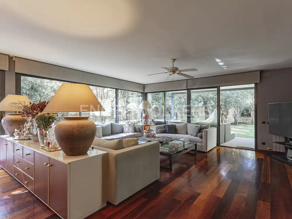 Sala de estar de Casa o chalet en venta en Barcelona con Aire acondicionado, Calefacción y Jardín privado