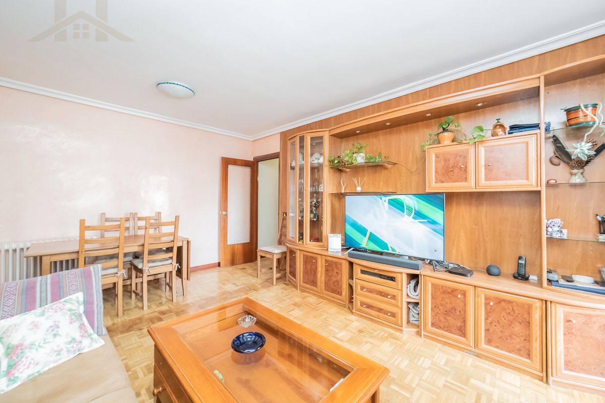 Living room of Flat for sale in San Sebastián de los Reyes  with Heating, Terrace and Storage room