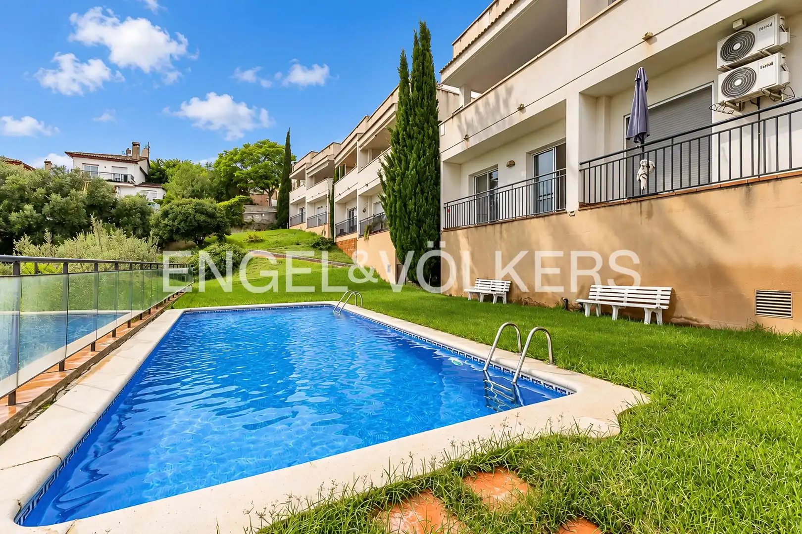 Terraced house with pool for sale in Segur de Calafell