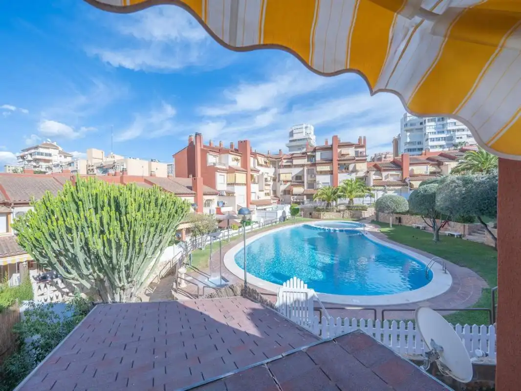 Adossat amb terrassa en venda a Avinguda de la Costa Blanca, imagen 2