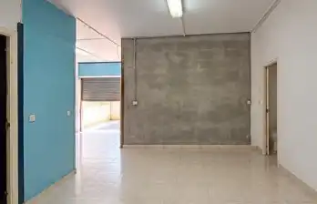 Local en venta en Els Masos - Els Garrofers