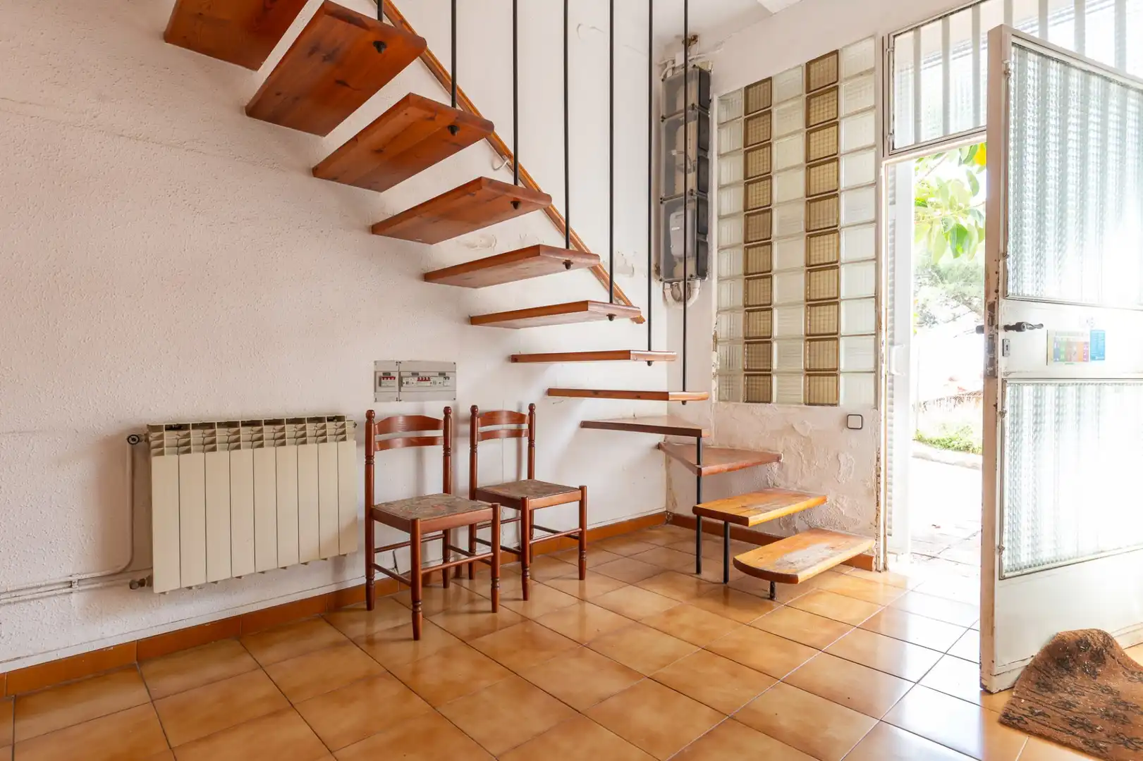 Casa adosada en venta en Esplugues de Llobregat con Calefacción, Terraza y Alarma