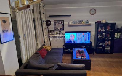 Living room of Flat for sale in  Madrid Capital