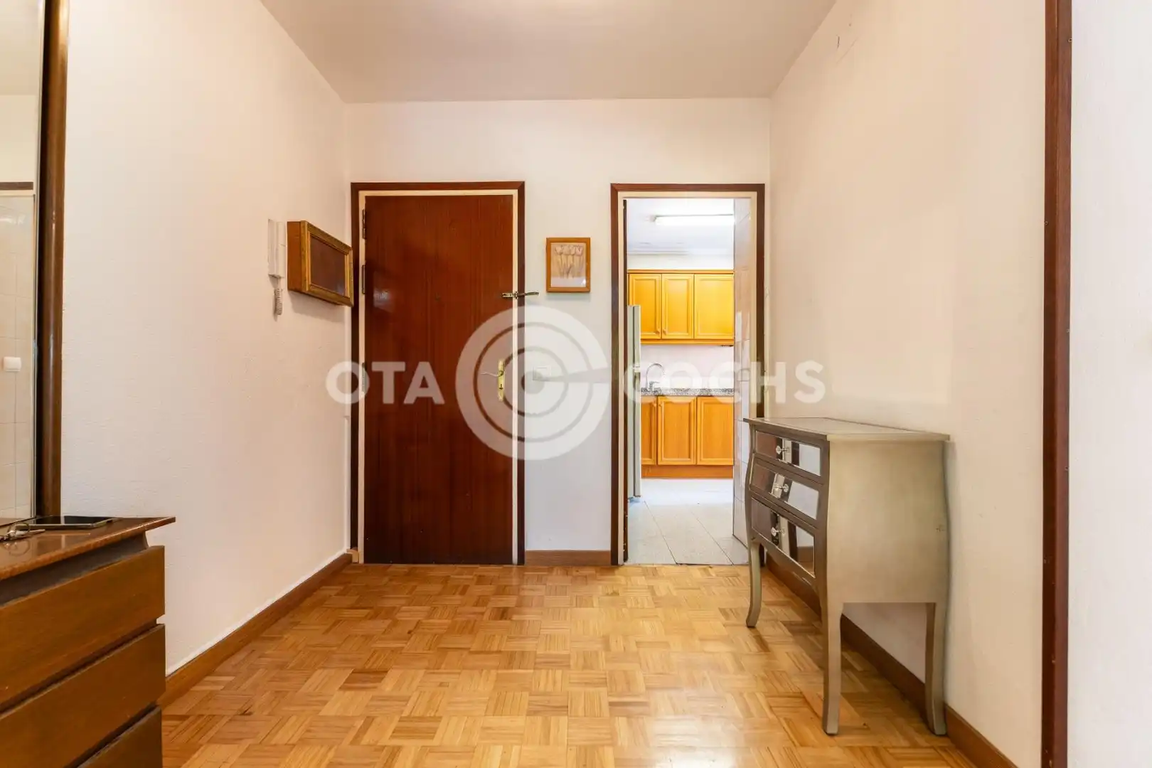 Wohnung zum Verkauf in Tarragona mit Klimaanlage und Balkon