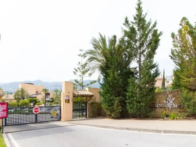 Vista exterior de Garaje en venta en Alhaurín de la Torre